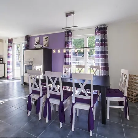 Holiday home Thatched In With Terrace *